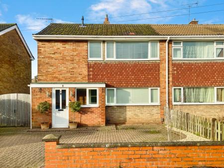 3 bedroom Semi-detached house for sale in Westerdale Road, Grantham, NG31