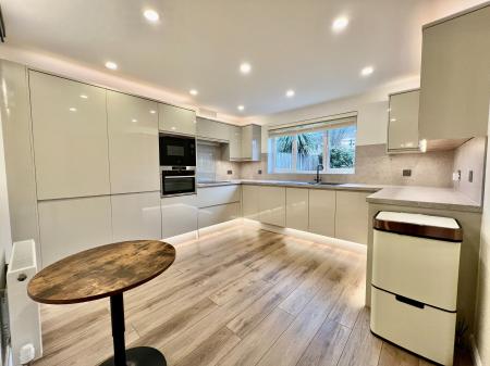 5 bedroom Detached house for sale in Barrowby Road, Grantham, NG31