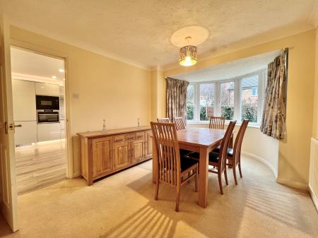 5 bedroom Detached house for sale in Barrowby Road, Grantham, NG31