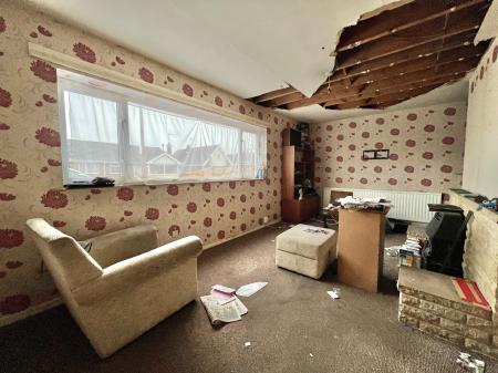 4 bedroom Semi-detached house for sale in Hawksdale Close, Grantham, Grantham, NG31