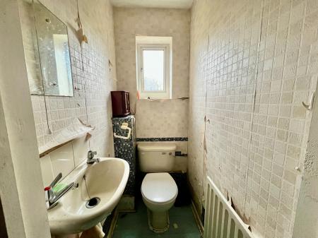 4 bedroom Semi-detached house for sale in Hawksdale Close, Grantham, Grantham, NG31