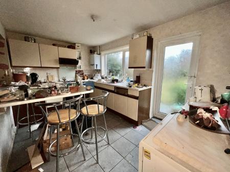 4 bedroom Semi-detached house for sale in Hawksdale Close, Grantham, Grantham, NG31