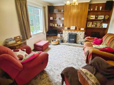 3 bedroom Semi-detached house for sale in The Crescent, Wilsford, NG32