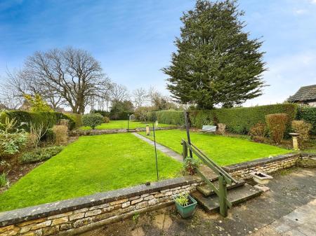 3 bedroom Detached house for sale in Hill Avenue, Grantham, NG31