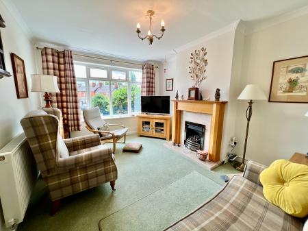 3 bedroom Semi-detached house for sale in Cold Harbour Lane, Grantham, NG31