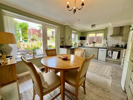 3 bedroom Semi-detached house for sale in Cold Harbour Lane, Grantham, NG31