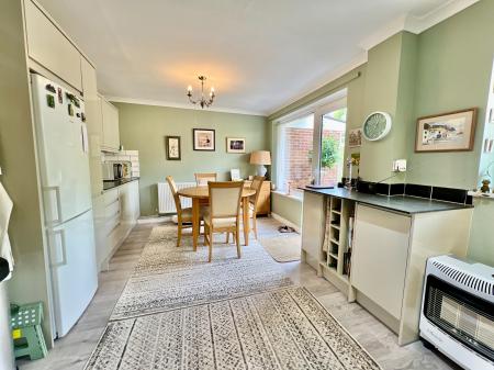 3 bedroom Semi-detached house for sale in Cold Harbour Lane, Grantham, NG31