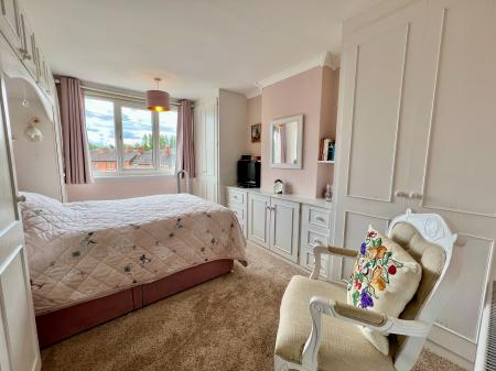 3 bedroom Semi-detached house for sale in Cold Harbour Lane, Grantham, NG31