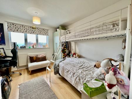 3 bedroom Semi-detached house for sale in First Avenue, Grantham, NG31