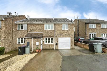 First Avenue, Grantham, NG31