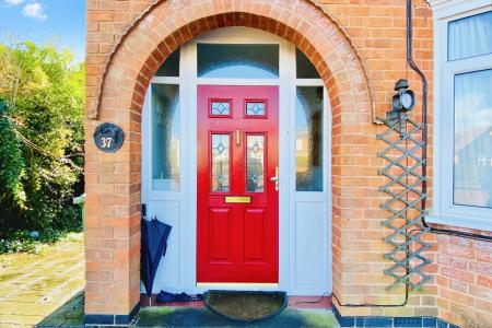 3 bedroom Semi-detached house for sale in Acres Road, Leicester Forest East, LE3