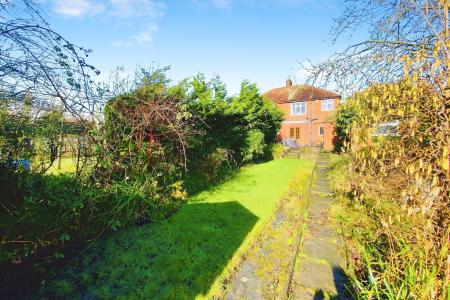3 bedroom Semi-detached house for sale in Acres Road, Leicester Forest East, LE3