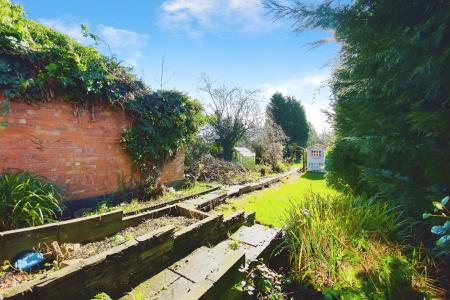 3 bedroom Semi-detached house for sale in Acres Road, Leicester Forest East, LE3