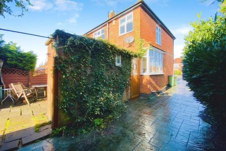 3 bedroom Semi-detached house for sale in Acres Road, Leicester Forest East, LE3