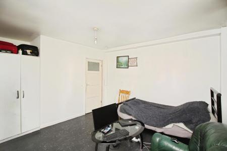 1 bedroom Flat for sale in Gorseburn House, Aikman Avenue, New Parks, LE3