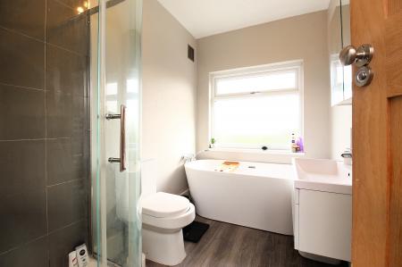 3 bedroom Detached house for sale in Ainsdale Road, Western Park, LE3