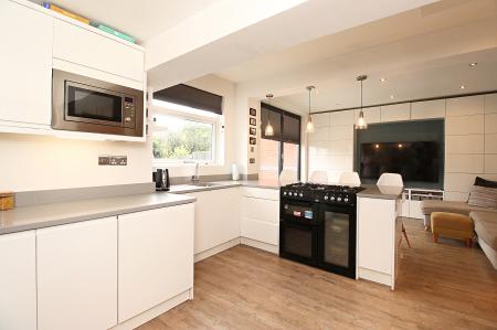 3 bedroom Detached house for sale in Ainsdale Road, Western Park, LE3