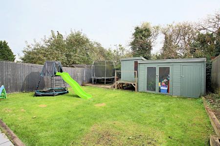 3 bedroom Detached house for sale in Ainsdale Road, Western Park, LE3