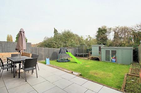 3 bedroom Detached house for sale in Ainsdale Road, Western Park, LE3