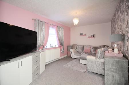 3 bedroom Semi-detached house for sale in Alexander Avenue, Earl Shilton, LE9