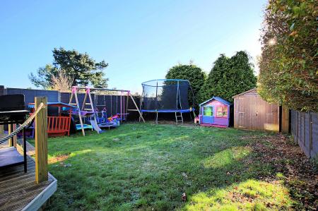 3 bedroom Semi-detached house for sale in Alexander Avenue, Earl Shilton, LE9