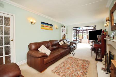 4 bedroom Detached house for sale in Arnolds Crescent, Newbold Verdon, LE9