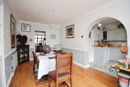 4 bedroom Detached house for sale in Arnolds Crescent, Newbold Verdon, LE9