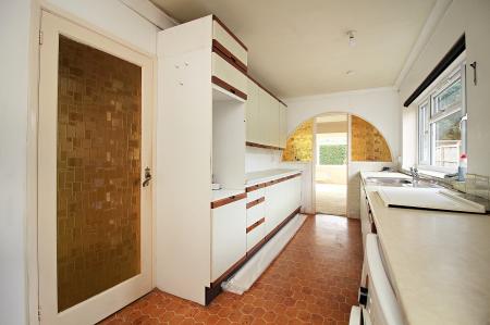 3 bedroom Detached bungalow for sale in Barry Drive, Kirby Muxloe, LE9