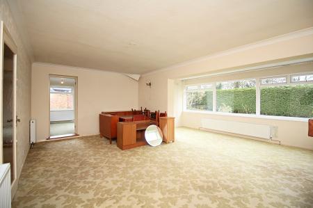 3 bedroom Detached bungalow for sale in Barry Drive, Kirby Muxloe, LE9