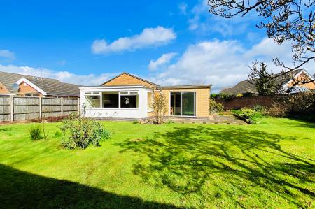 3 bedroom Detached bungalow for sale in Barry Drive, Kirby Muxloe, LE9