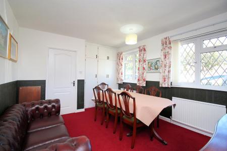 2 bedroom Detached bungalow for sale in Barry Drive, Kirby Muxloe, LE9