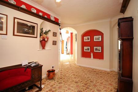 2 bedroom Detached bungalow for sale in Barry Drive, Kirby Muxloe, LE9