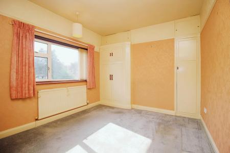 3 bedroom End of terrace house for sale in Barton Road, Leicester, LE3