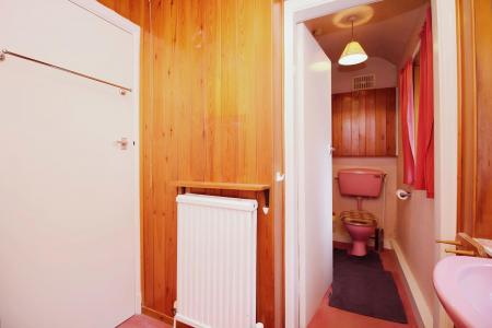 3 bedroom End of terrace house for sale in Barton Road, Leicester, LE3