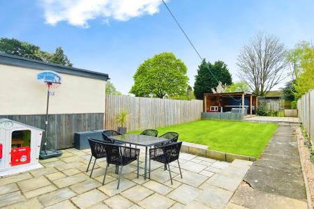 3 bedroom Semi-detached house for sale in Beechfield Avenue, Birstall, LE4