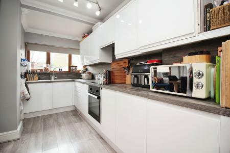 3 bedroom Semi-detached house for sale in Beechfield Avenue, Birstall, LE4