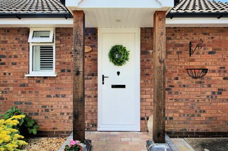 2 bedroom Semi-detached bungalow for sale in Berrington Close, Botcheston, LE9