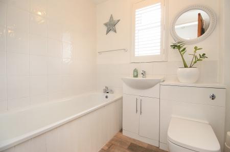 2 bedroom Semi-detached bungalow for sale in Berrington Close, Botcheston, LE9