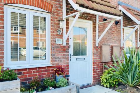 4 bedroom Semi-detached house for sale in Birch Lane, Glenfield, LE3