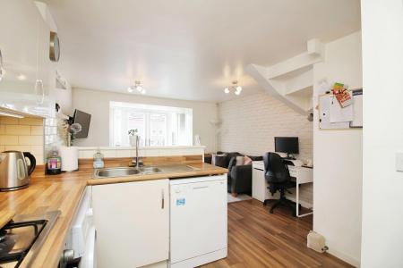 4 bedroom Semi-detached house for sale in Birch Lane, Glenfield, LE3