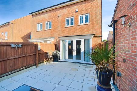 4 bedroom Semi-detached house for sale in Birch Lane, Glenfield, LE3