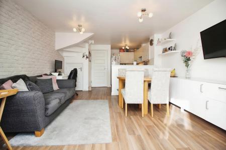 4 bedroom Semi-detached house for sale in Birch Lane, Glenfield, LE3