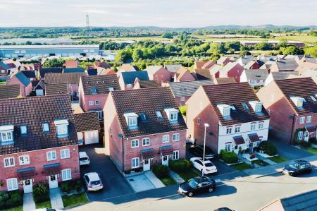 4 bedroom Semi-detached house for sale in Birch Lane, Glenfield, LE3