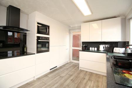 3 bedroom Semi-detached house for sale in Blakesley Walk, Beaumont Leys, LE4