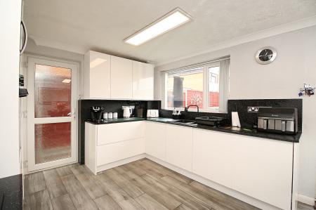 3 bedroom Semi-detached house for sale in Blakesley Walk, Beaumont Leys, LE4