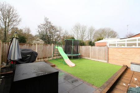 3 bedroom Semi-detached house for sale in Bluebell Close, Kirby Muxloe, LE9