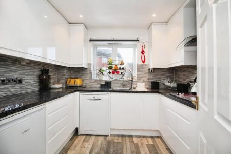 4 bedroom Semi-detached house for sale in Bolus Road, Thorpe Astley, LE3