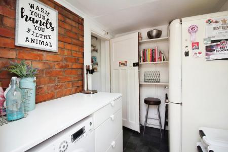 2 bedroom Semi-detached house for sale in Braunstone Close, Braunstone Town, LE3