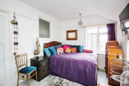 2 bedroom Semi-detached house for sale in Braunstone Close, Braunstone Town, LE3