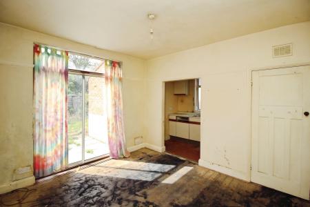 3 bedroom Semi-detached house for sale in Braunstone Lane, Braunstone Town, LE3